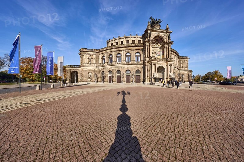 Semperoper, Opera House of the Dresden State Opera, architectural style neo-renaissance, flags on flagpoles, blue sky with cirrostratus clouds, theatre square, Dresden, state capital, independent city, Saxony, Germany, Europe