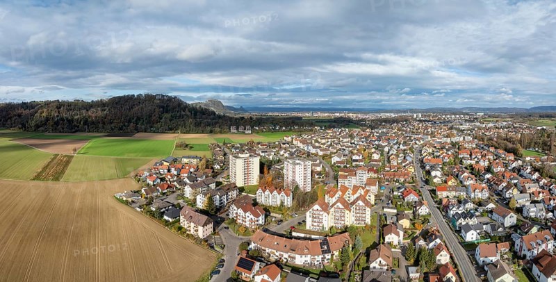 Aerial view, panorama of the municipality of Rielasingen, on the left the Rosenegg, behind it the Hegau volcanoes Hohentwiel and Hohenkrähen, Rielasingen-Worblingen, Hegau, district of Constance, Baden-Württemberg, Germany, Europe