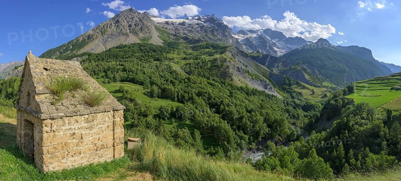 Glacier of the Meije group and stone hut, La Grave, Département Hautes-Alpes, France, Europe