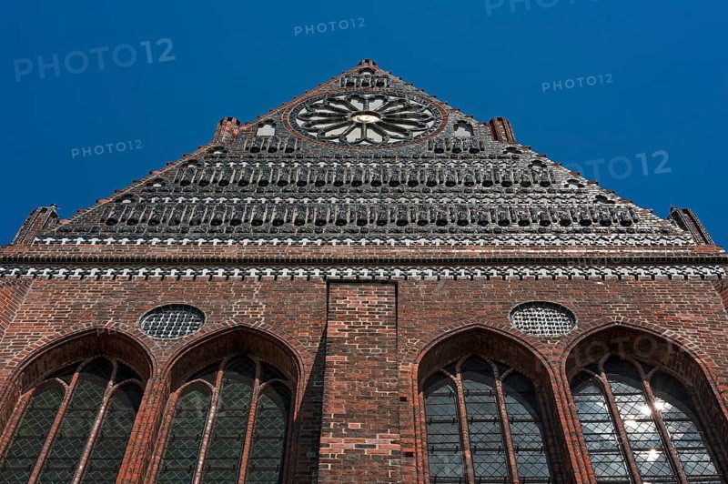 Side gable with glazed bricks, St Nicholas' Church, late Gothic brick building, built between 1381 and 1487, Wismar, Mecklenburg-Western Pomerania, Germany, Europe