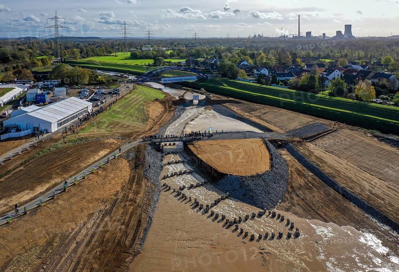 Dinslaken, Voerde, North Rhine-Westphalia, Germany, Inauguration of the new Emscher estuary into the Rhine. The mouth of the Emscher into the Rhine has been moved almost 500 metres north from Dinslaken to Voerde. Fish can now swim barrier-free up the new Emscher from the Rhine through a newly created floodplain area. Following the construction of a parallel sewer, the Emscher has been completely free of sewage since January 2022. The river was previously an open, above-ground combined sewer with rainwater and wastewater, Europe