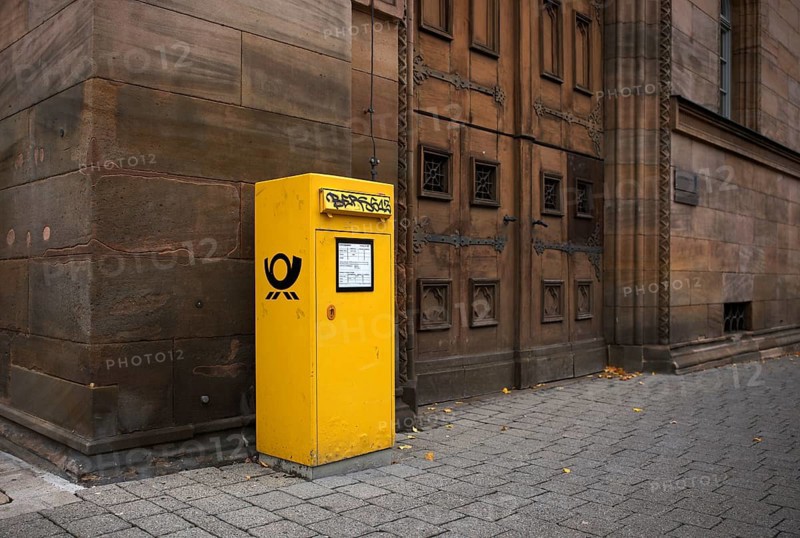 Postal letterbox, letterbox, Deutsche Post, logo, Old Town, Fürth, Franconia, Bavaria, Germany, Europe
