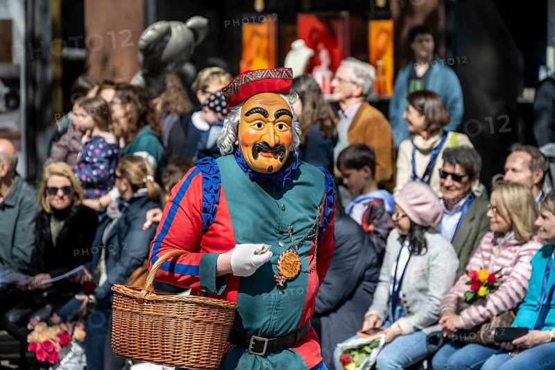 Participants dressed up as jesters from the guest canton of Schwyz, jesters' symposium of the Märchler carnival societies, parade of historically costumed guildsmen, Sechseläuten or Sächsilüüte, Zurich Spring Festival, Zurich, Switzerland, Europe