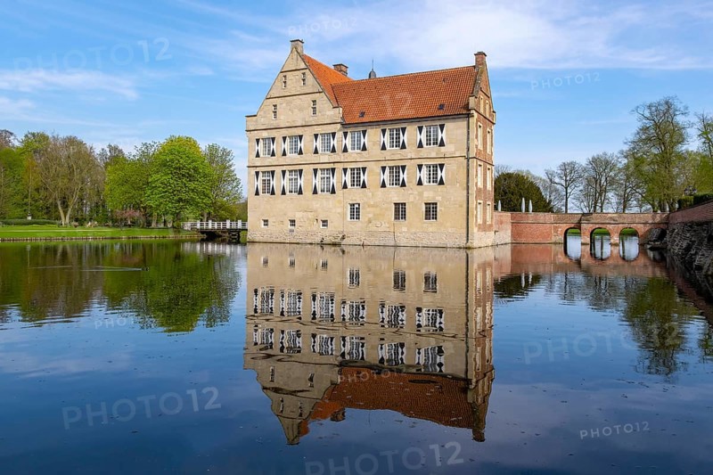 Moated castle Hülshoff, Havixbeck, Münsterland, North Rhine-Westphalia, Germany, Europe