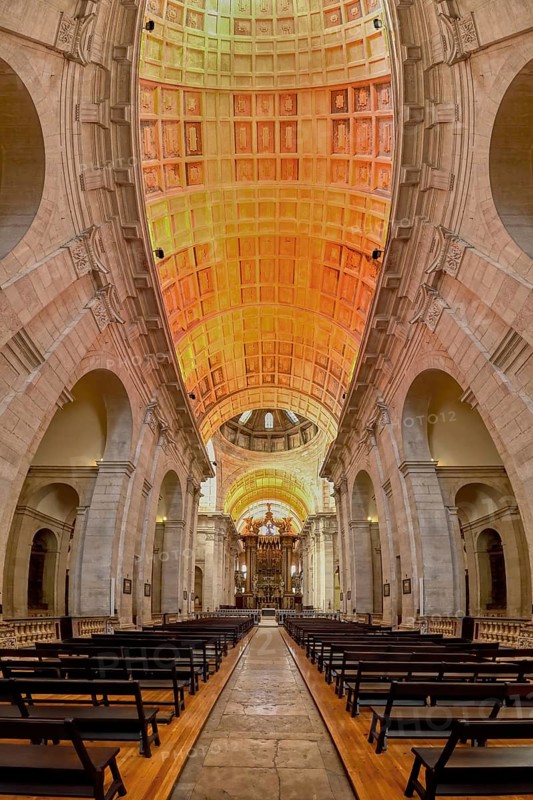 Church and Monastery of Sao Vicente de Fora, Central nave and ceiling, Lisbon, Portugal, Europe