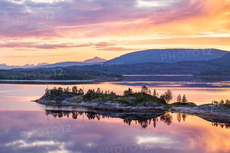 Islands at the Efjord, light mood, near Narvik, Tysfjord, Ofoten, Nordland, Norway, Europe
