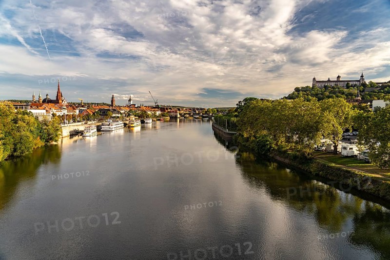 The River Main, Marienberg Fortress and the Old Town of Würzburg, Bavaria, Germany, Europe