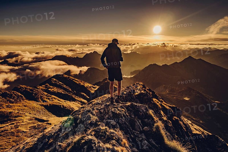 Sunrise hike on the Hochplatte in the Ammergau Alps, Ammergebirge in the Allgäu, Bavaria, Germany, Europe
