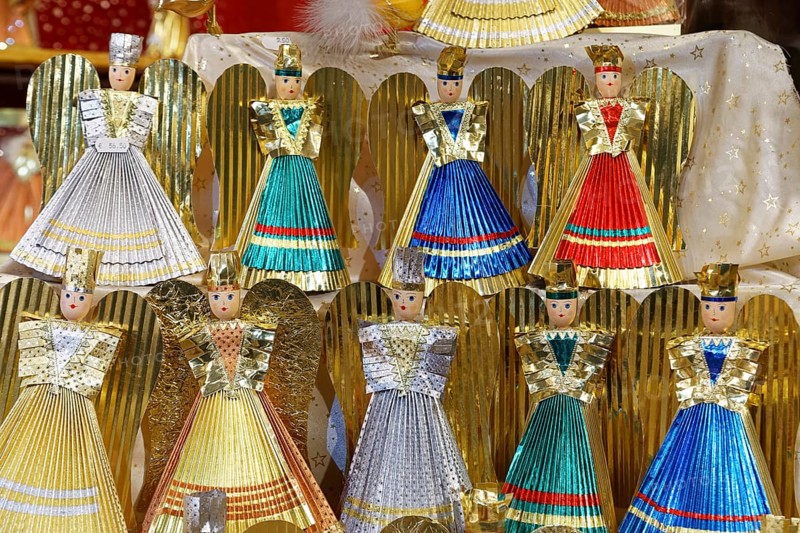 Tinsel angel, angel made of paper, traditional, traditional offer at the Nuremberg Christmas Market, Nuremberg, Middle Franconia, Bavaria, Germany, Europe