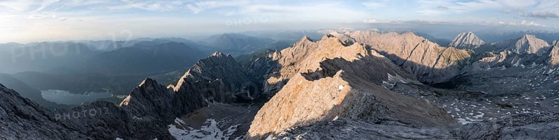 Panorama, Impressive rocky mountain landscape in the evening light, steep mountain ridge, Jubiläumsgrat with Alpspitze, Zugspitze, Wetterstein range, Bavaria, Germany, Europe