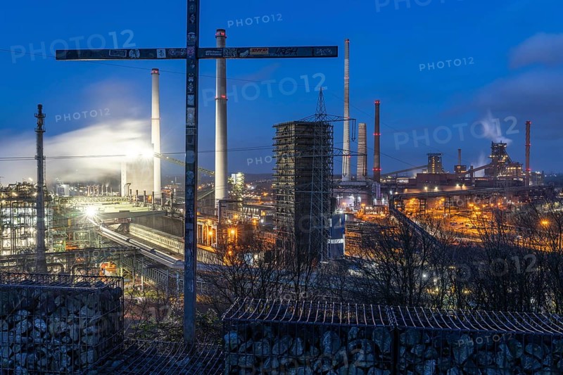 The Thyssenkrupp Steel steelworks in Duisburg-Marxloh, on the Rhine, coking plant unloading tower, blast furnaces 1 and 2, right, summit cross on Alsumer Berg, vantage point, North Rhine-Westphalia, Germany, Europe