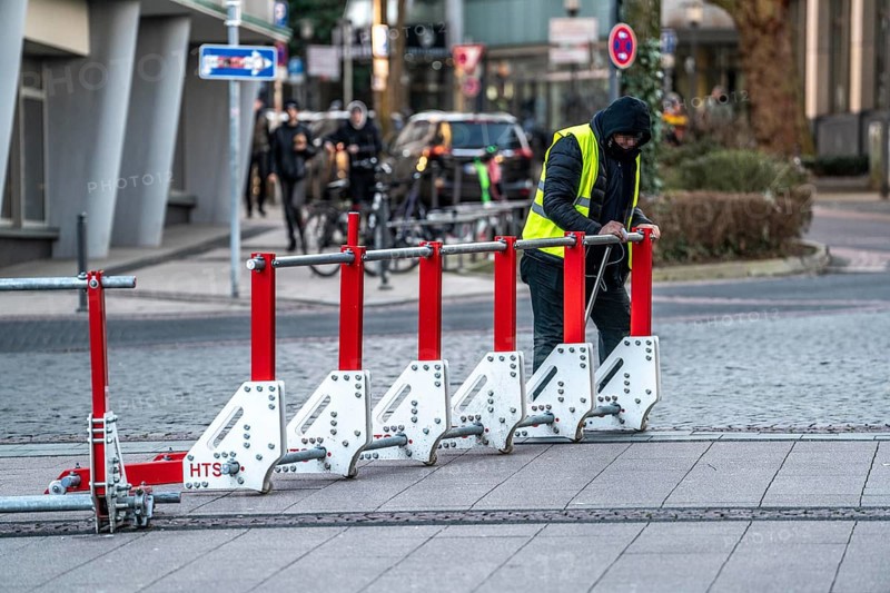 Mobile anti-terror barrier, modular, movable barrier against cars and lorries driving amok, opened or closed by a security guard as required, model Herner Truck Barrier, HTS, at Kennedyplatz in Essen, North Rhine-Westphalia, Germany, Europe