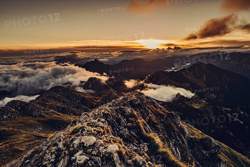 Sunrise hike on the Hochplatte in the Ammergau Alps, Ammergebirge in the Allgäu, Bavaria, Germany, Europe