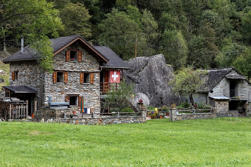 Typical Ticino stone houses in the village of Sonogno, Verzasca Valley, Valle Verzasca, Canton Ticino, Switzerland, Europe