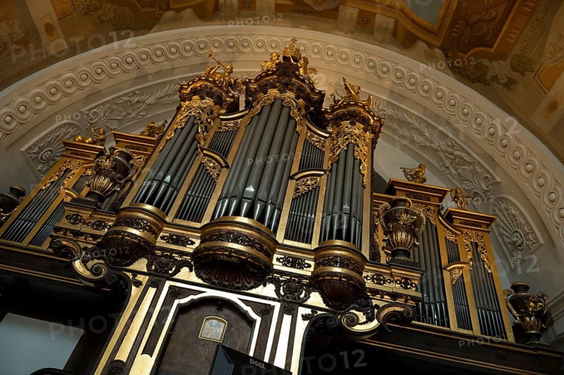Karlskirche, domed hall, organ, Vienna