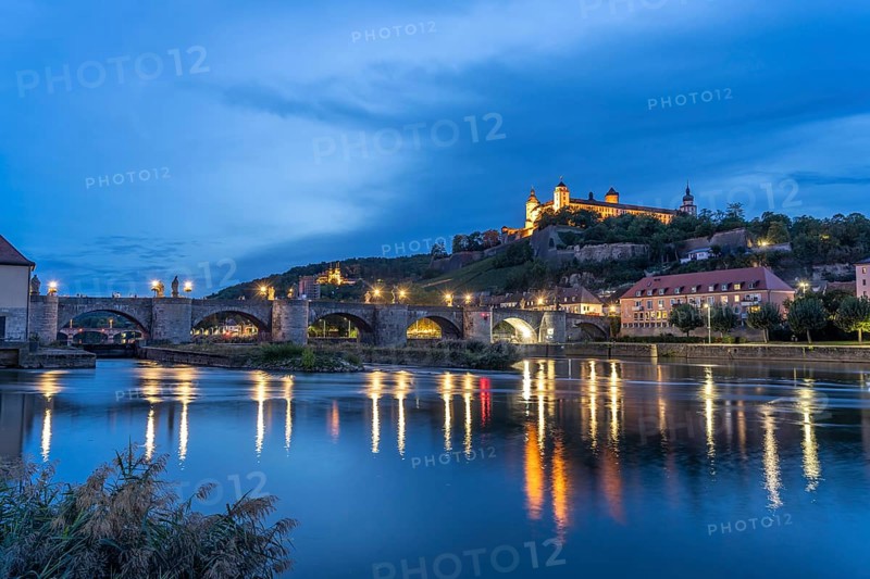 The Main, Old Main Bridge and Marienberg Fortress at dusk, Würzburg, Bavaria, Germany, Europe