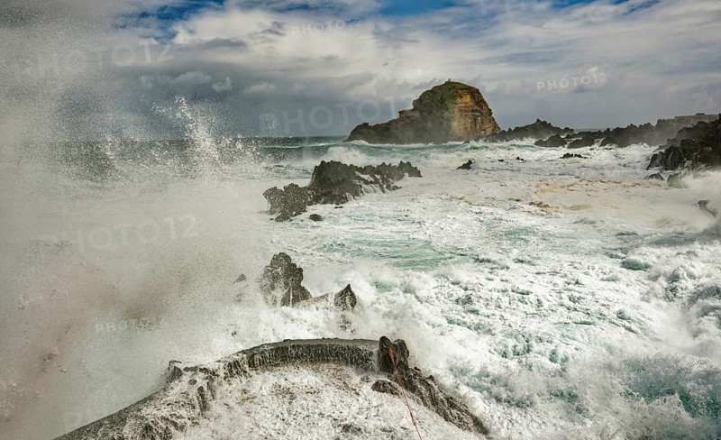 High waves on the rocks of Porto Moniz, Atlantic surf, storm, Porto Moniz, Madeira, Portugal, Europe