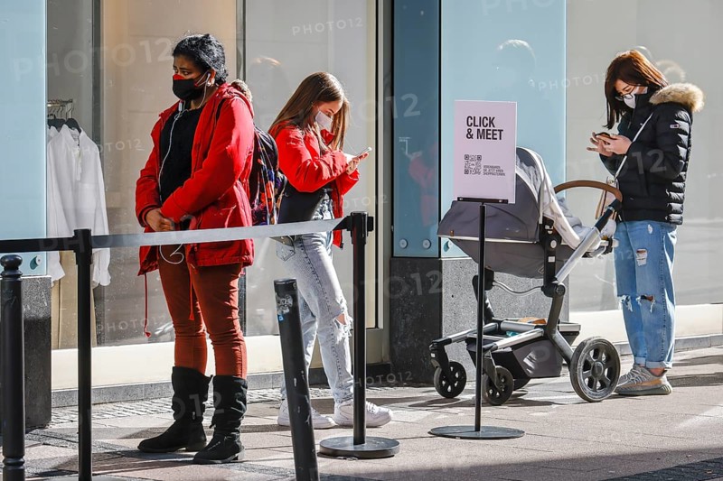 Essen, North Rhine-Westphalia, Germany - Retail in times of the corona pandemic during the second lockdown, shops in North Rhine-Westphalia are partially open under certain conditions, Click & Meet at Zara, register online or scan QR code directly on site with mobile phone and shop immediately
