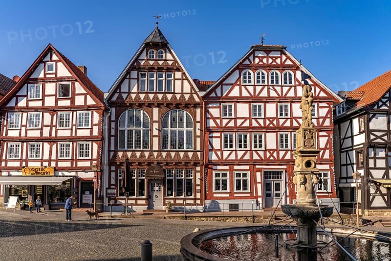 Half-timbered houses and Rolandsbrunnen fountain on the market square in Fritzlar, Schwalm-Eder district, Hesse, Germany, Europe