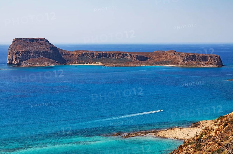 View from the Gramvousa peninsula to the island of Imeri Gramvousa, Kolimbari, West Crete, Crete, Greece, Europe