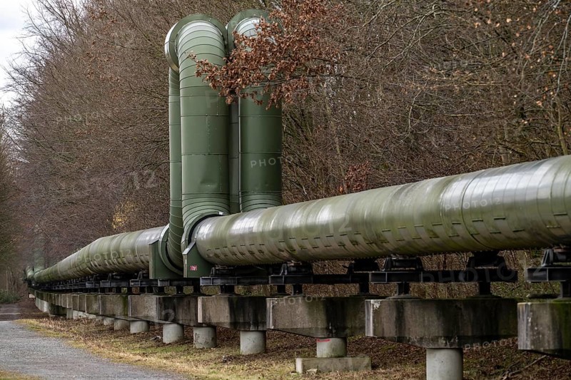 Iqony district heating pipes in Gelsenkirchen, U-shaped expansion bend for length compensation through expansion of the pipe material at different temperatures, North Rhine-Westphalia, Germany, Europe