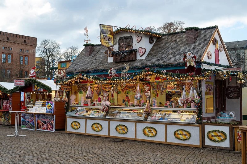 Stall with sweets at the Christmas market, Luisenplatz, Potsdam, Brandenburg, Germany, Europe