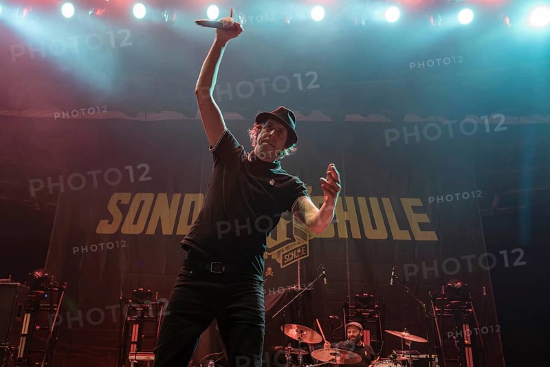 Costa Cannabis (Tim Kleinrensing), singer of Sondaschule live at the Berlin Velodrom on 12/02/2025
