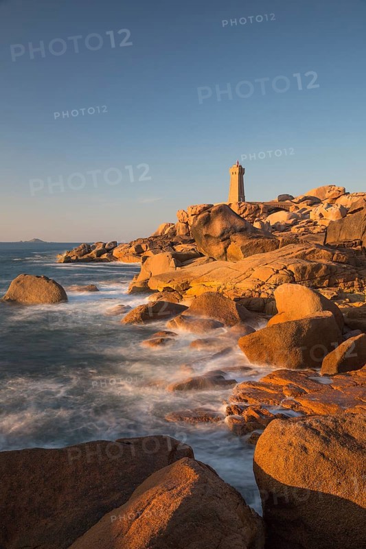 Lighthouse Mean Ruz at Ploumanach, Cotes d'Armor in the last evening light