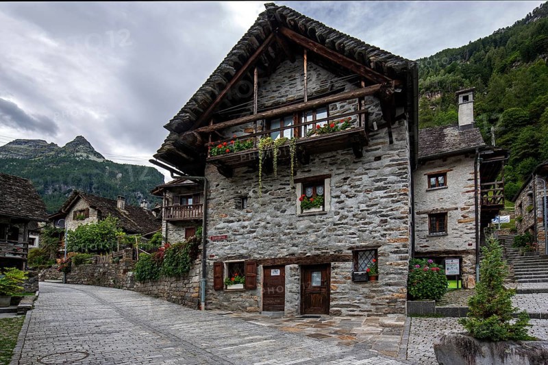 Typical Ticino stone houses in the village of Sonogno, Verzasca Valley, Valle Verzasca, Canton Ticino, Switzerland, Europe