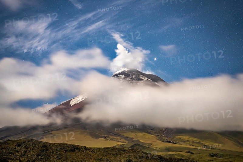 Cotopaxi volcano at night, Cotopaxi, Cotopaxi National Park, Latacunga, Ecuador, South America