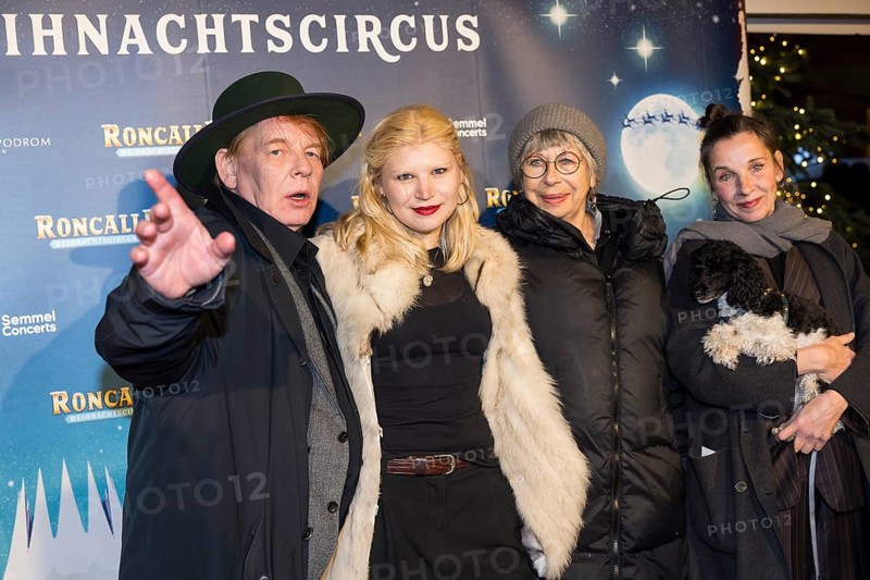 Ben Becker, Lilith Maria Dörthe Becker, Monika Hansen and Meret Becker at the premiere of the 20th Original Roncalli Weihnachtscircus in Berlin's Tempodrom on 20 December 2024