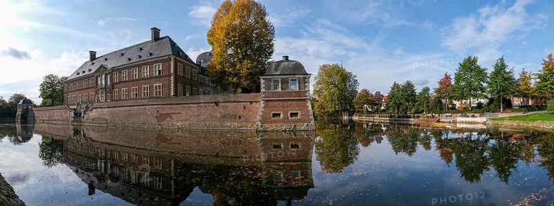 Ahaus Baroque and moated castle, today the seat of the Ahaus Technical Academy, Ahaus, Muensterland, North Rhine-Westphalia, Germany, Europe