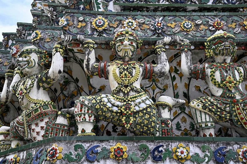 Figures decorated with ceramic shards, detail, Wat Arun, Temple of Dawn, Bangkok, Thailand, Asia