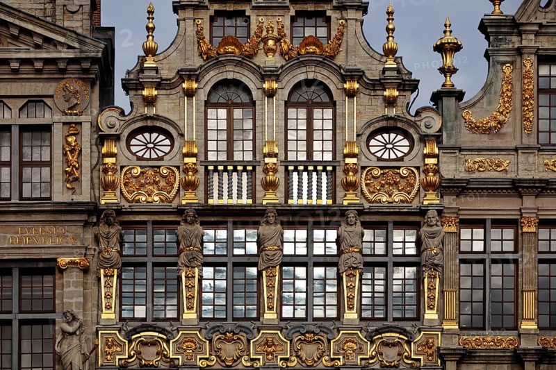 Baroque façade of the guild house Le Sac, guild of carpenters, joiners and coopers, Grand-Place, Grote Markt, Brussels, Belgium, Europe