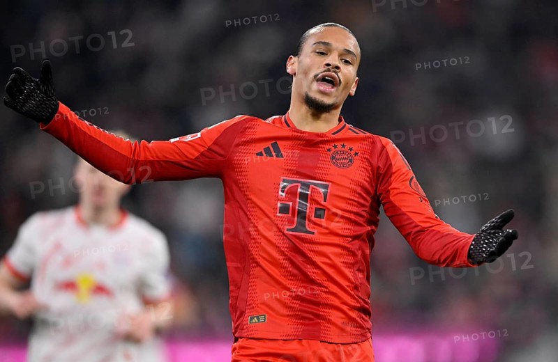 Leroy Sane FC Bayern Muenchen FCB (10) Disappointment disappointed after missed goal opportunity Gesture Gesture Allianz Arena, Munich, Bayern, Germany, Europe
