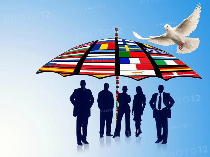 Symbolic image, dove of peace, peoples, flags, international understanding, peace, threat of war, freedom, border conflicts, secure borders, humanism, democracy, aggressor, security