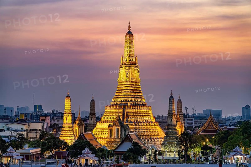 The Buddhist temple Wat Arun or Temple of Dawn and the Chao-Phraya River at dusk, Bangkok, Thailand, Asia