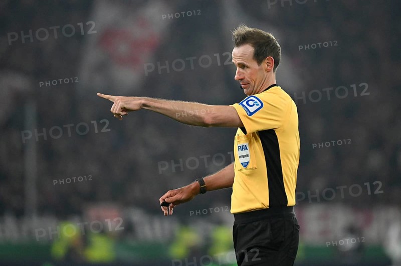 Referee Referee Sascha Stegemann Gesture Gesture DFB Cup, MHPArena, MHP Arena Stuttgart, Baden-Württemberg, Germany, Europe