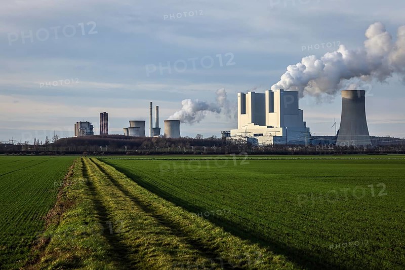 Grevenbroich, North Rhine-Westphalia, Germany, RWE Power AG Neurath power plant, lignite-fired power plant at RWE's Garzweiler opencast lignite mine, here in the foreground the new power plant units F and G, Europe