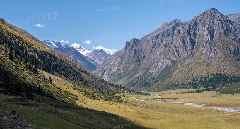 Picturesque mountain valley, mountain landscape with white mountain peaks, Tian Shan Mountains, Issyk-Kul, Kyrgyzstan, Asia