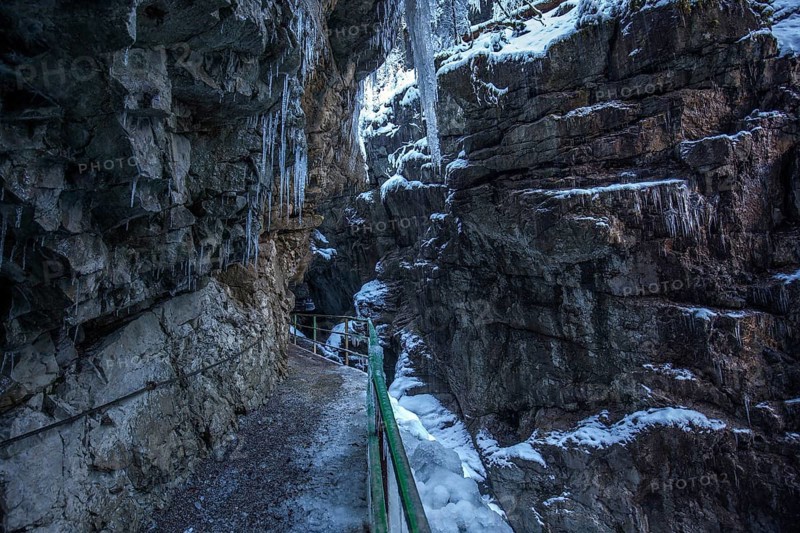 Winter, snowy landscape, icicles, hiking trail through the Breitachklamm gorge near Oberstdorf, Oberallgäu, Allgäu, Bavaria, Germany, Europe