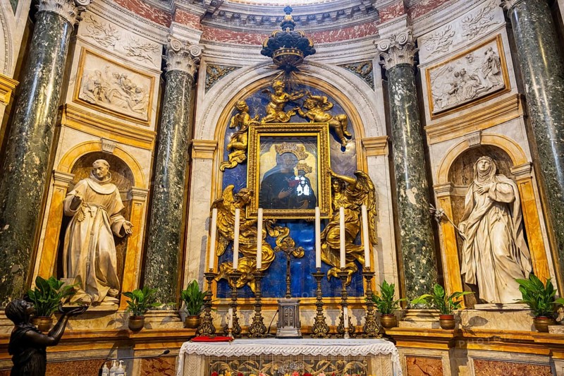 Interior of colorful marble decoration, Siena Cathedral or Cattedrale di Santa Maria Assunta, Siena, Tuscany, Italy, Europe