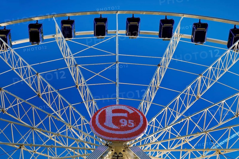 Logo in club colours of Fortuna Düsseldorf on the Ferris wheel, Burgplatz, Düsseldorf, North Rhine-Westphalia, Germany, Europe
