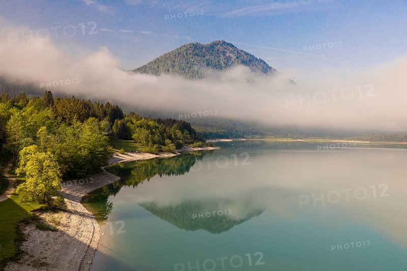 Early morning at the Sylvenstein reservoir, Reservoir in the Isarwinkel, municipality of Lenggries, built between 1954 and 1959 for flood protection in the Isar valley