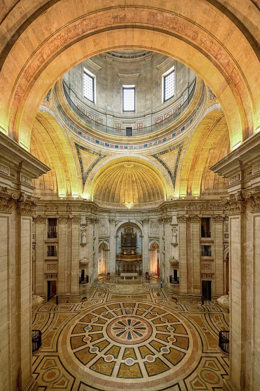 Church of Santa Engracia converted into National Pantheon, Central crossing and naves polychromed marble patterns and pipe organ, Lisbon, Portugal, Europe