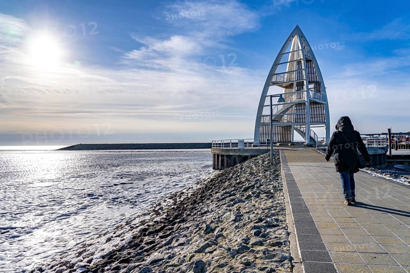 The East Frisian North Sea island of Juist in winter, Juist pier, Juist lookout tower, frozen coast facing the Wadden Sea, Lower Saxony, Germany, Europe