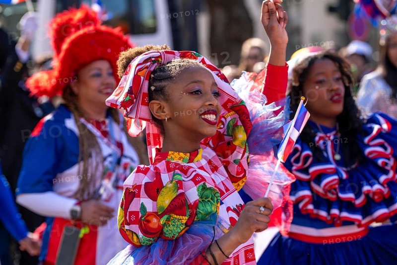 Rose Monday parade in Düsseldorf, groups of carnival societies and other participants in the street carnival, North Rhine-Westphalia, Germany, Europe