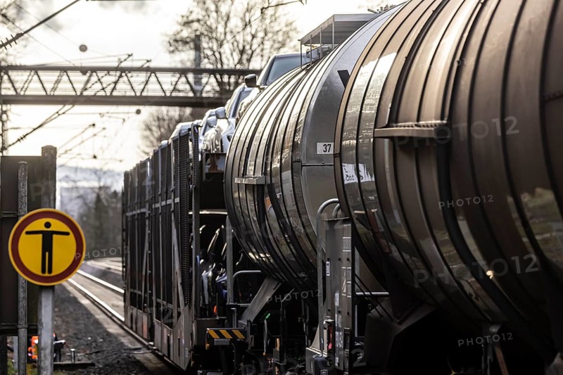 Goods train travelling on the winding Schuster Railway, overhead lines and infrastructure. Tank wagon. Stuttgart, Baden-Württemberg, Germany, Europe