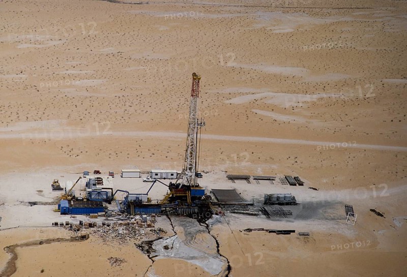 Oil industry in the Ras Tanura area, Saudi Arabia, drilling rig in the desert 1979, Asia