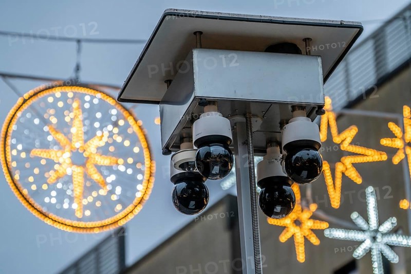 Video surveillance by the police at the Porschekanzel, in front of the Marktkirche in the city centre of Essen, during the Christmas market, mobile surveillance system, crime focus, drug scene, street crime, the images are transmitted in real time to the police control centre, temporary attempt to make the city safer and deter criminals, North Rhine-Westphalia, Germany, Europe
